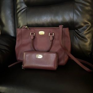 Michael Kors bag with strap matching wallet used once smoke free home